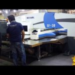 Korkealaatuinen servo CNC hydraulinen torni punssi puristin koneet