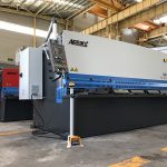 hydraulinen leikkauskone 12mm teräslevyn leikkauskone 2500mm